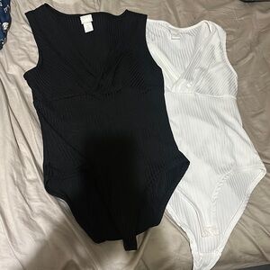 H&M ribbed body suits size small